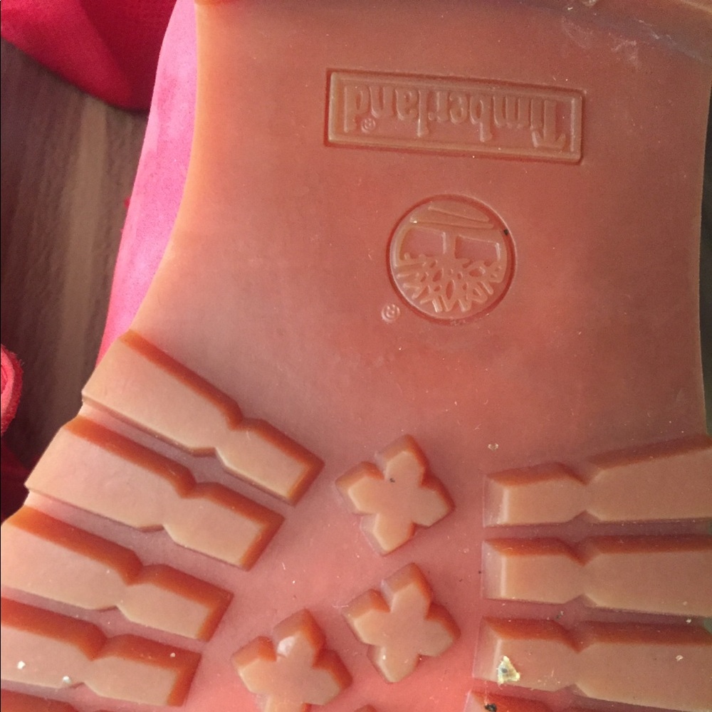 Pink Timberlands - Picture 5 of 5